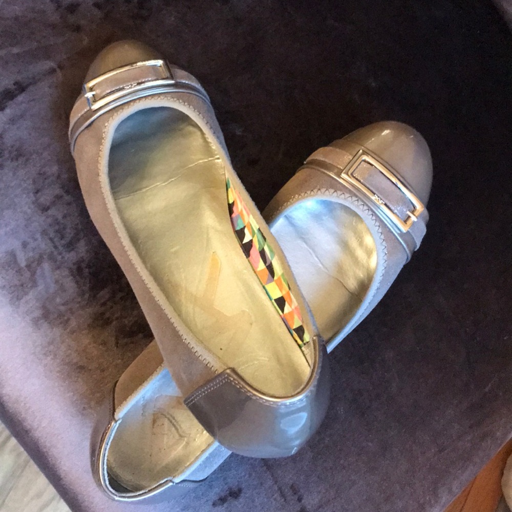 Shoes - Picture 2 of 4